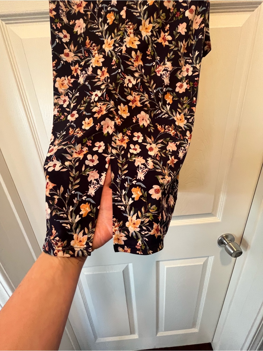 Chaus Navy Floral Blouse
Size: Medium - Picture 3 of 9